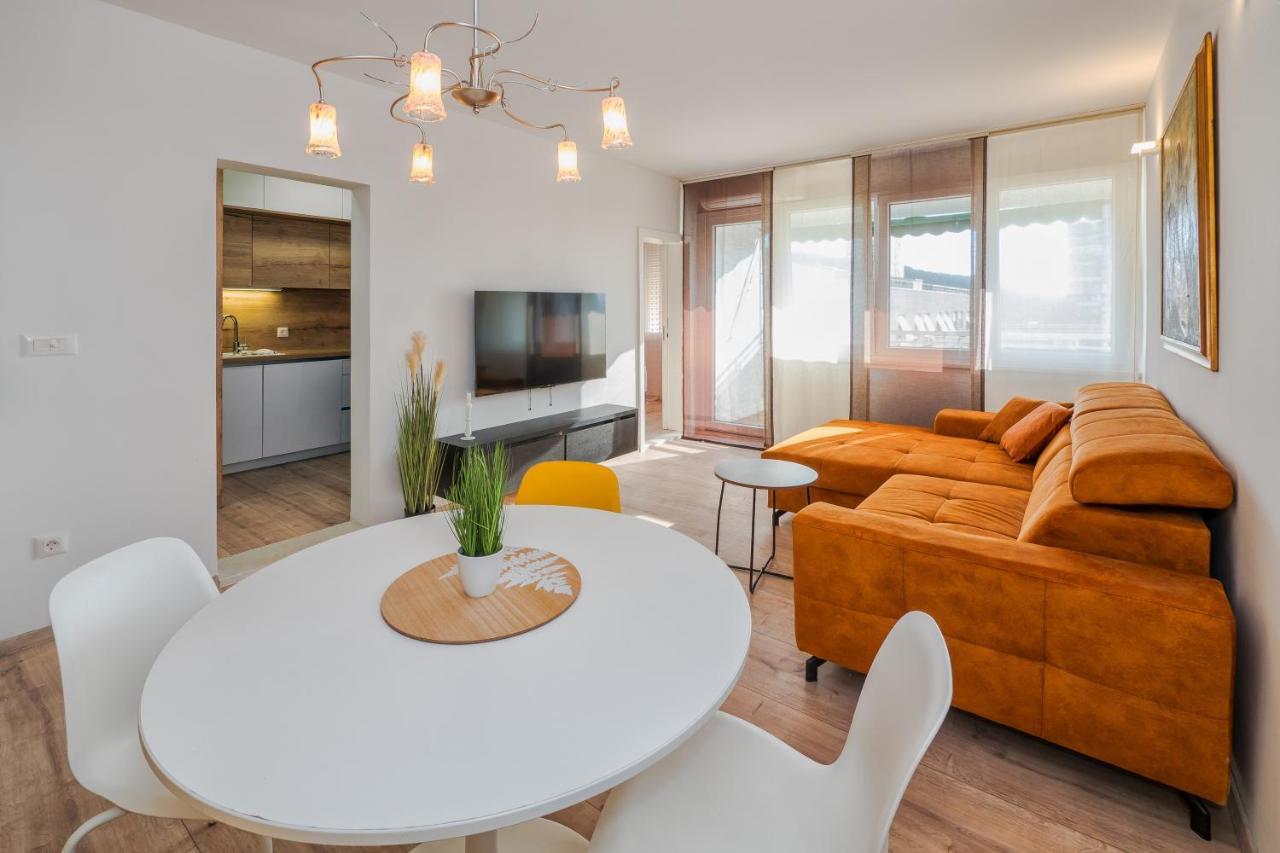 3-Bedroom Sea View Apartment - Balcony, Elevator - Spinut, Split Exteriér fotografie