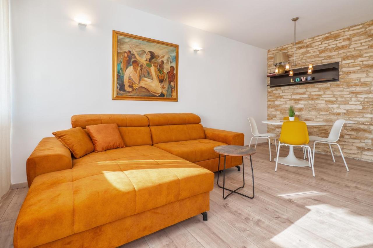 3-Bedroom Sea View Apartment - Balcony, Elevator - Spinut, Split Exteriér fotografie
