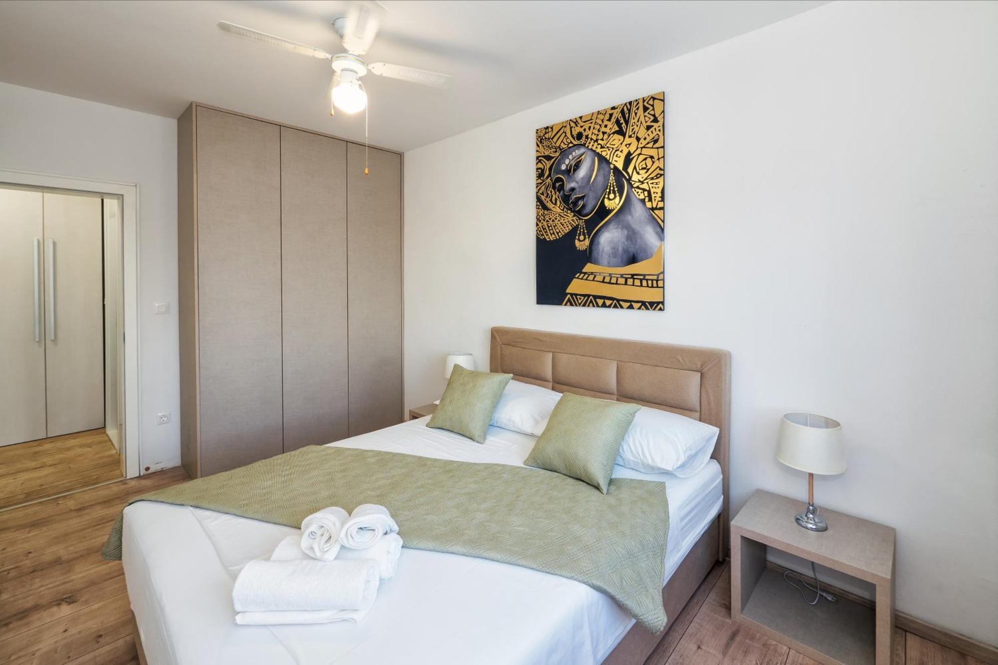 3-Bedroom Sea View Apartment - Balcony, Elevator - Spinut, Split Exteriér fotografie