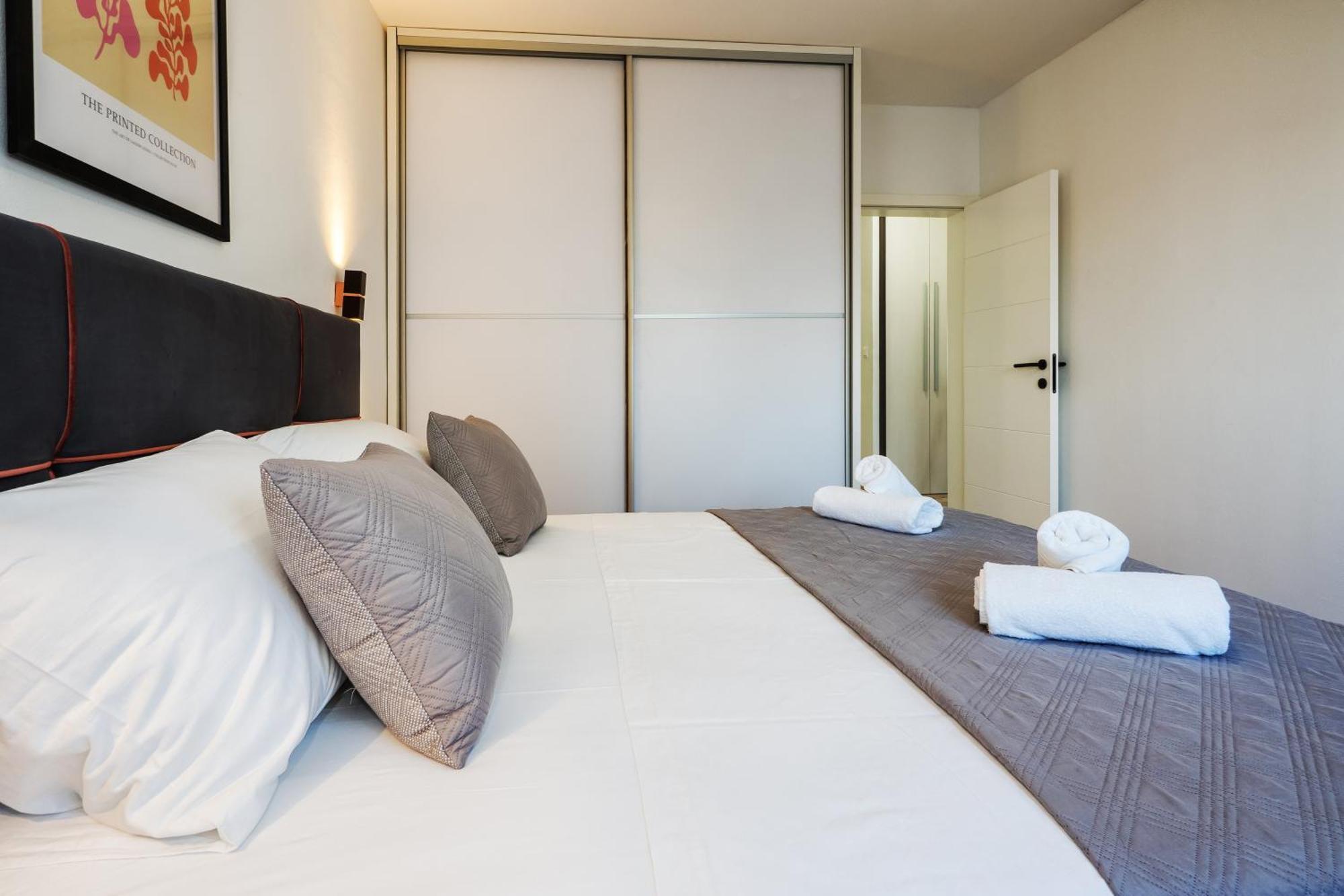 3-Bedroom Sea View Apartment - Balcony, Elevator - Spinut, Split Exteriér fotografie