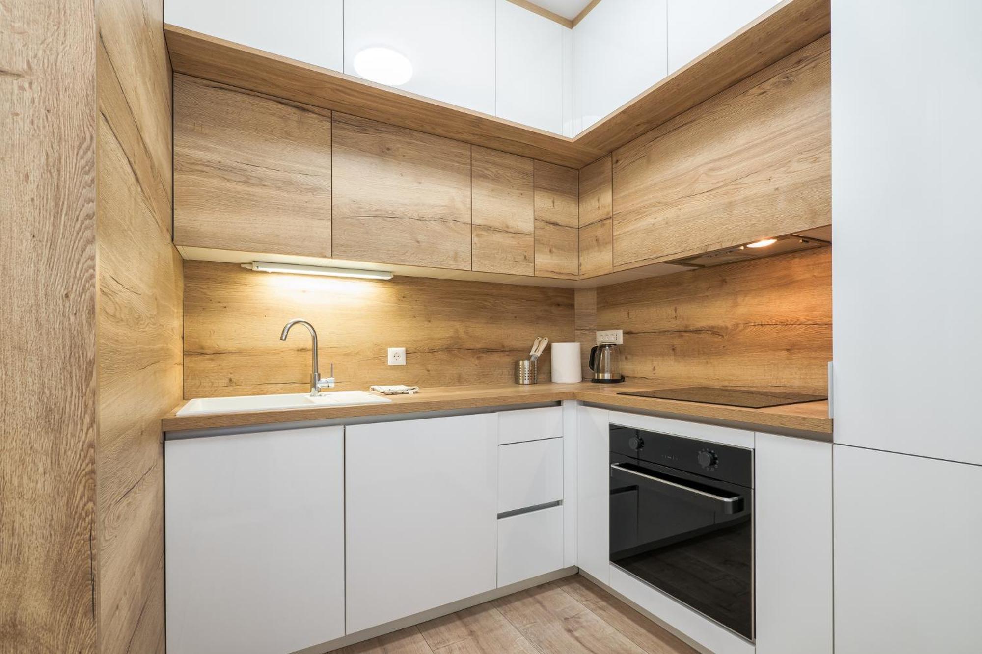 3-Bedroom Sea View Apartment - Balcony, Elevator - Spinut, Split Exteriér fotografie